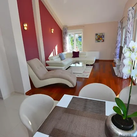 Apartment Coratina *